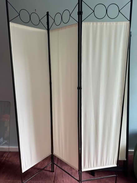 Photo of free Screens (Epping CM16) #1