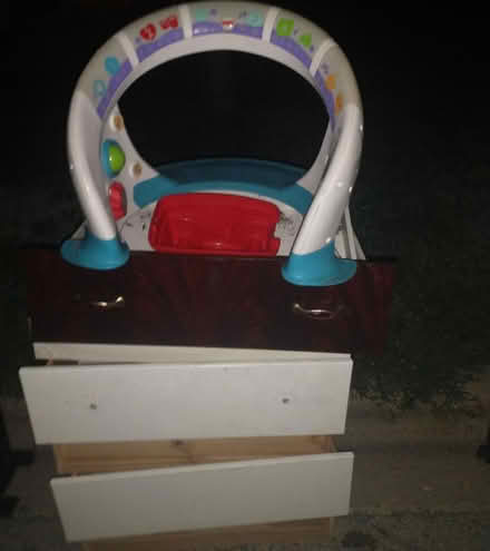 Photo of free items 508 w weathersfield way (60193) #2