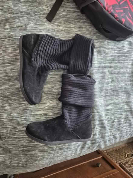 Photo of free Black boots size 5 (Horsham RH12) #2