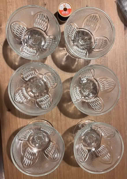 Photo of free 6 x glass bowls (TW12 - Hampton Hill) #1