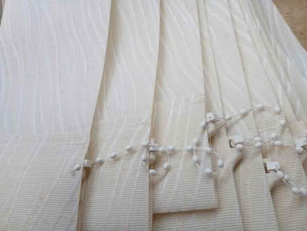 Photo of free Long cream vertical blind (Stroud GL5) #3