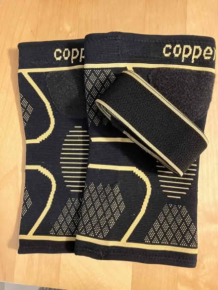 Photo of free knee braces (NoHo 10012) #1