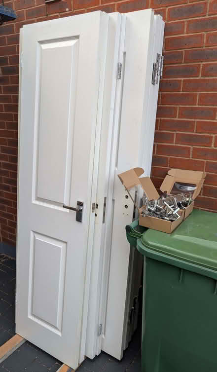 Photo of free White interior doors, with handles (Danesmoor S45) #2