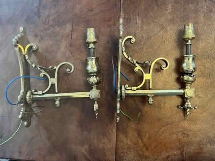 Photo of free 2 wall lights (Bletchingley RH1) #1