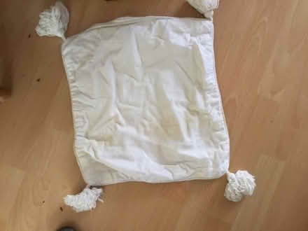 Photo of free Cream cushion cover (B62 near Blackheath) #1
