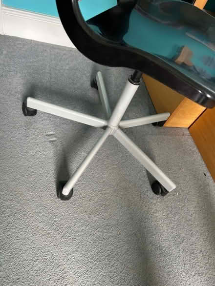 Photo of free Chair (SW11) #2