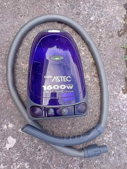 Photo of free Small vacuum cleaner (Bwlchgwyn/Gwynfryn - Wrexham) #1