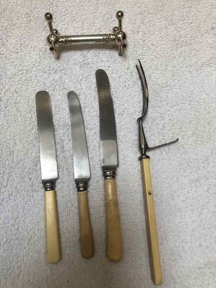 Photo of free bakerlite cutlery and knife rest (Hempstead) #2