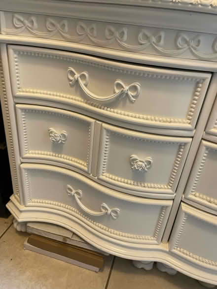 Photo of free Disney dresser 🎀 (Hallandale Beach Blvd and US1) #3