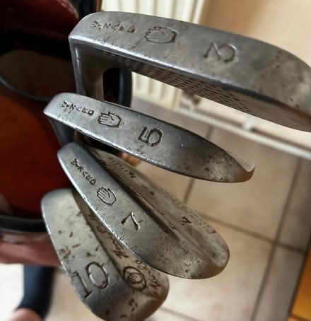 Photo of free Two golf bags and clubs (LE2 South Knighton) #4