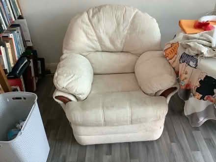 Photo of free Single Cream Armchair (DA1) #1