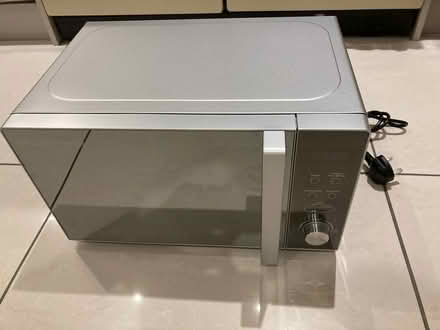 Photo of free Microwave (Oakridge - RG21) #1
