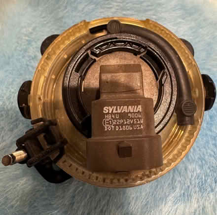 Photo of free Reconditioned fog light for VW Polo 2008 (Leighton Buzzard LU7) #4