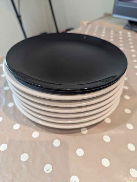 Photo of free Medium Plate ls (Mill Hill NW7) #1