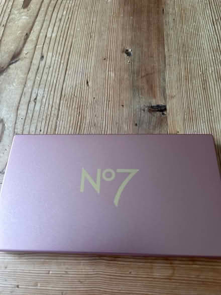Photo of free Boots No 7 Face Palette. (The Folders Lane Estate RH15) #2