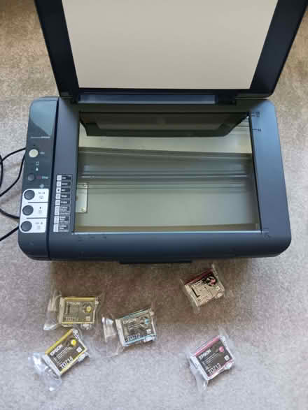 Photo of free Epson Stylus DX4400 printer / photocopier (Oakwood Park EN2) #2