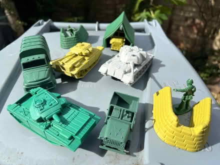 Photo of free Battle-worn army of toy soldiers (Ducklington OX29) #2