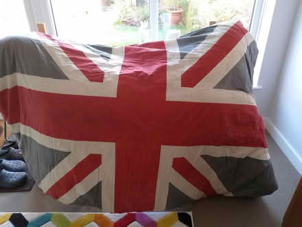 Photo of free Clean Single Duvet (Grove OX12) #1