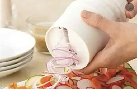 Photo of free PAMPERED CHEF “Spiral & Slice” tool (San Carlos-El Camino near Hull) #1