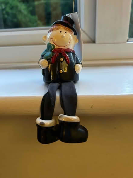 Photo of free Irish windowsill ornament (Barkham RG41) #1