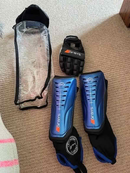 Photo of free Shin pads and hockey glove - child's - small (Lyncombe) #1