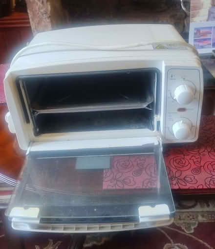 Photo of free Small oven (Corby Hill CA4) #2