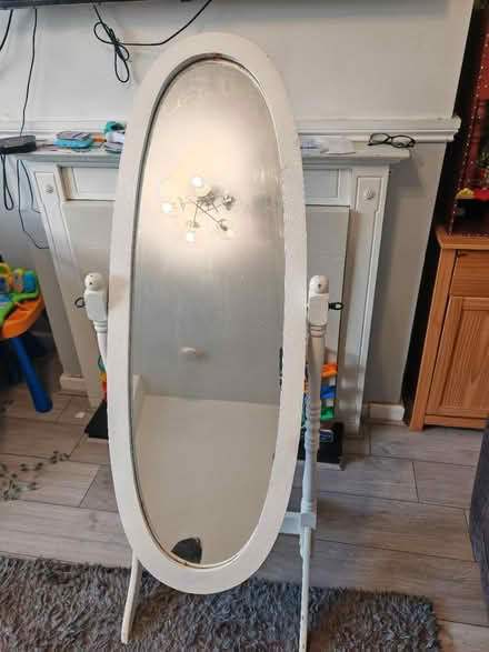 Photo of free White Full body mirror (CV6 Bellgreen) #1