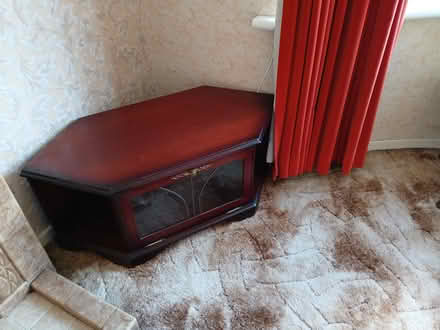 Photo of free Wooden cabinet (LU1. Caddington) #2