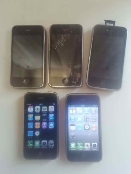 Photo of free Very old iphones (Great Rollright OX7) #1