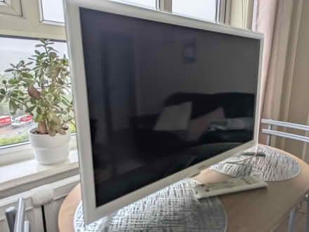 Photo of free 32" tv (Hillsborough S6) #3