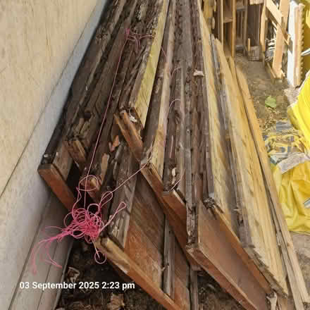 Photo of free Dry firewood and pallets (Chester CH2) #2