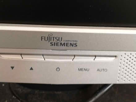 Photo of free Fujitsu Siemens Screen & Keyboard (Guildford GU2) #1
