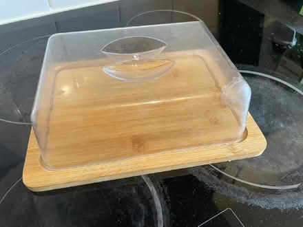 Photo of free Cake Display & Serving Thing? (CT2) #1