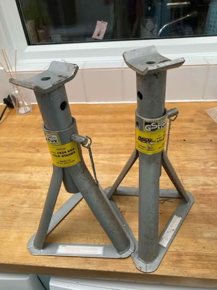 Photo of free Axle stands x2 (Runcton PO20) #2