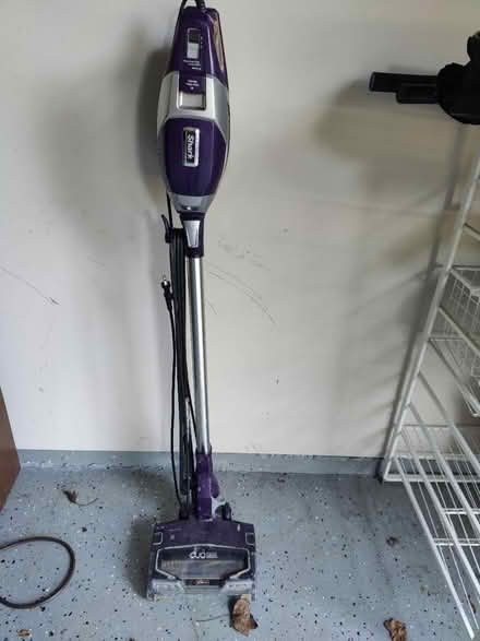 Photo of free Shark vacuum clean (Folkstone dr, herndon) #1
