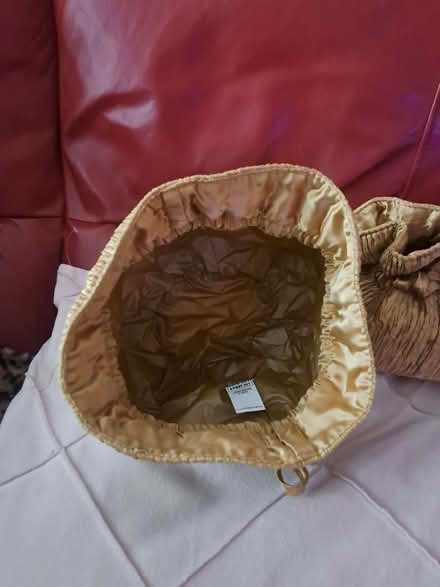 Photo of free 2 gold makeup bags (Marton Bank FY3) #2