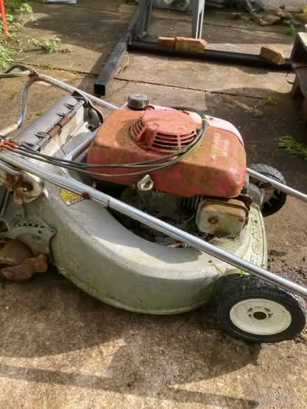 Photo of free HONDA HR2160 lawnmower (Disley, SK12) #1