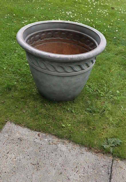 Photo of free Large round planter. (Bridge of Allan FK9) #1