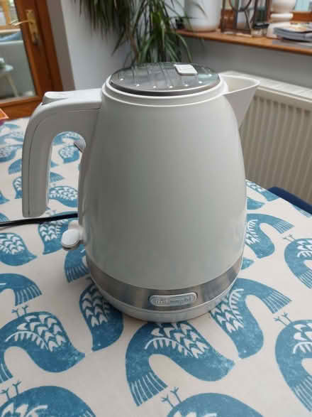 Photo of free DeLonghi kettle (Dronfield S18) #1