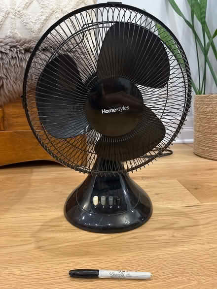 Photo of free Medium sized electric fan (Hintonburg) #1
