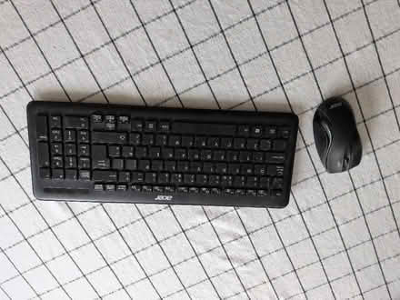 Photo of free Wireless Keyboard and Mouse (Chesham HP5) #1