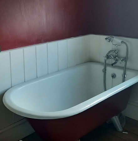 Photo of free Old Heavy Bath for renovation (Wheathampstead AL4) #1