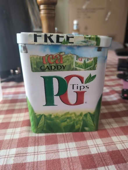 Photo of free PG Tips tin. (Fairfield Park) #1