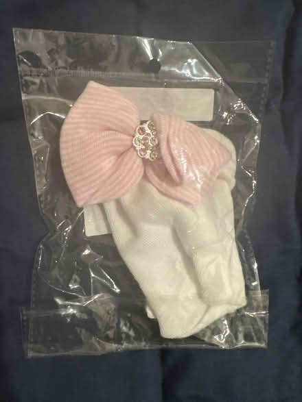 Photo of free Baby bibs, bow hat and shoe (Bd1) #2