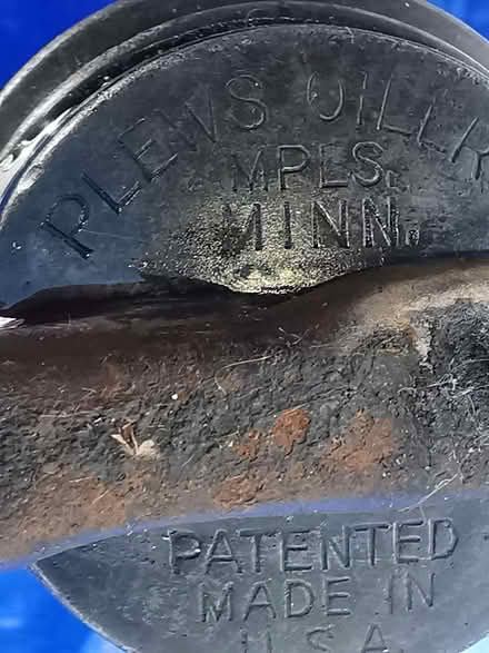 Photo of free Oil can (Hanworth RG12) #2