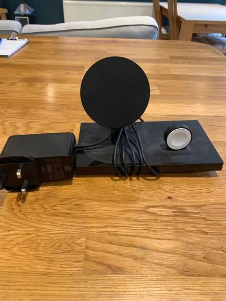 Photo of free iPhone and Apple Watch charger (Wokingham RG41) #1