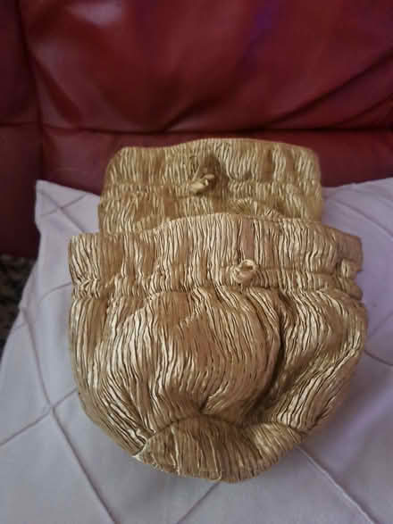 Photo of free 2 gold makeup bags (Marton Bank FY3) #3