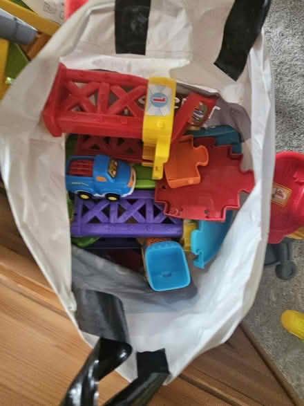 Photo of free Vtech toot toot car track (BR5) #2