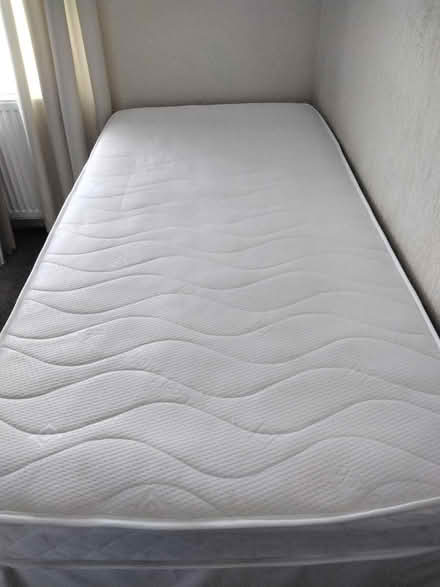 Photo of free Single bed with mattress (Dagenham RM8) #2