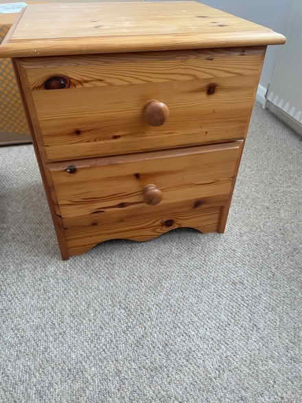 Photo of free Chest of drawers and bedside chest (Cubbington CV32) #4